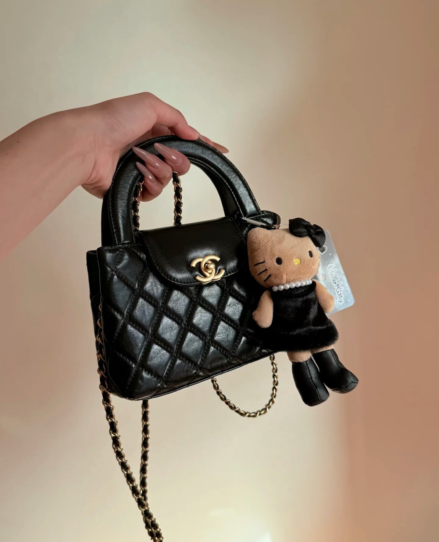 SANRIO x Kiddyland Gogo Gal Hello Kitty Tanned Long Leg Black Mascot Holder Keychain